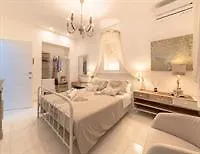 Quattrocuori Room & Relax Porto Palo 4*,  Italy